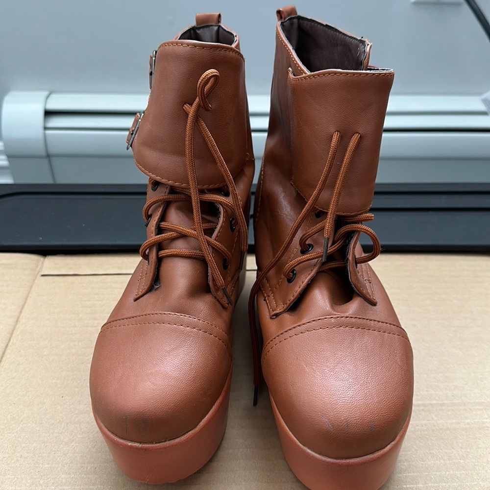 Platform Shoes - Picture 2 of 7